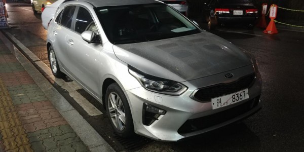 2018-Kia-Cee’d-front-three-quarters-right-side-spy-shot.jpg